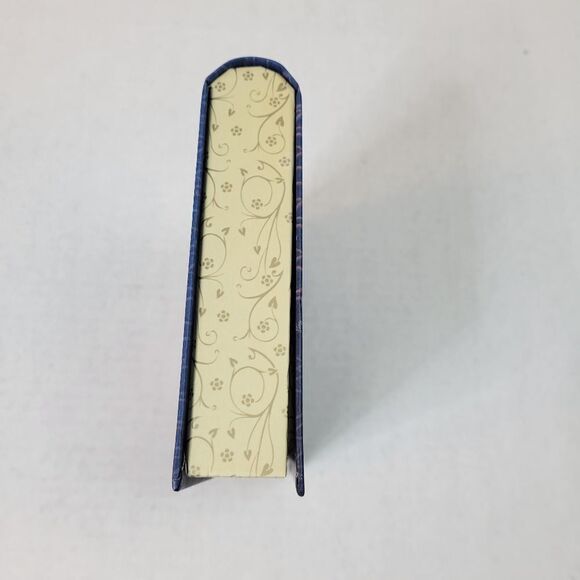 The Glory of Christmas by Charles Swindoll and Max‎ Lucado Gift Set - Picture 5 of 11